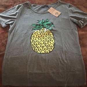 New Women’s XL Cuff Sleeves T shirt